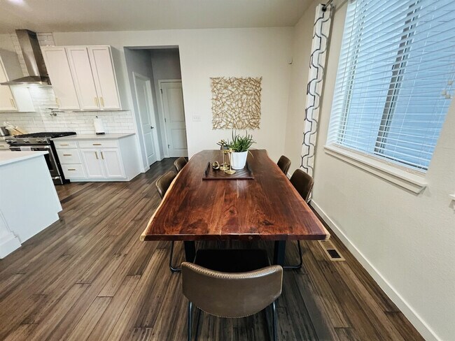 Building Photo - 15557 W 95th Ave