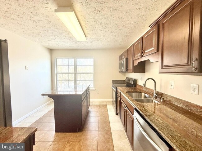 Building Photo - 5026 Dorchester Cir