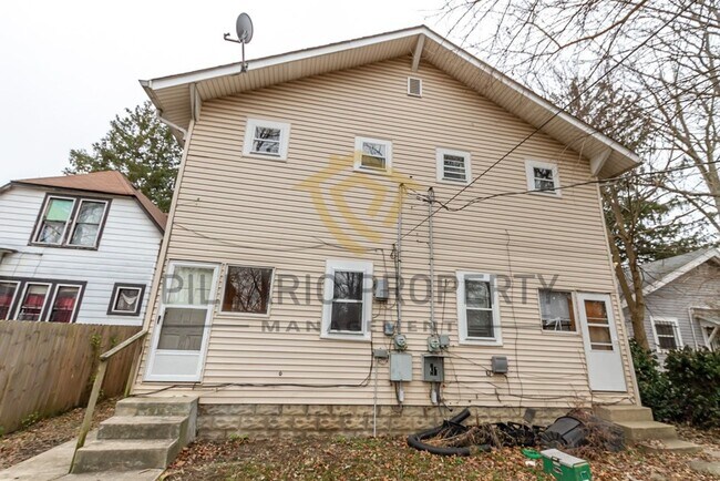 Building Photo - 3943-3945 Cornelius Ave