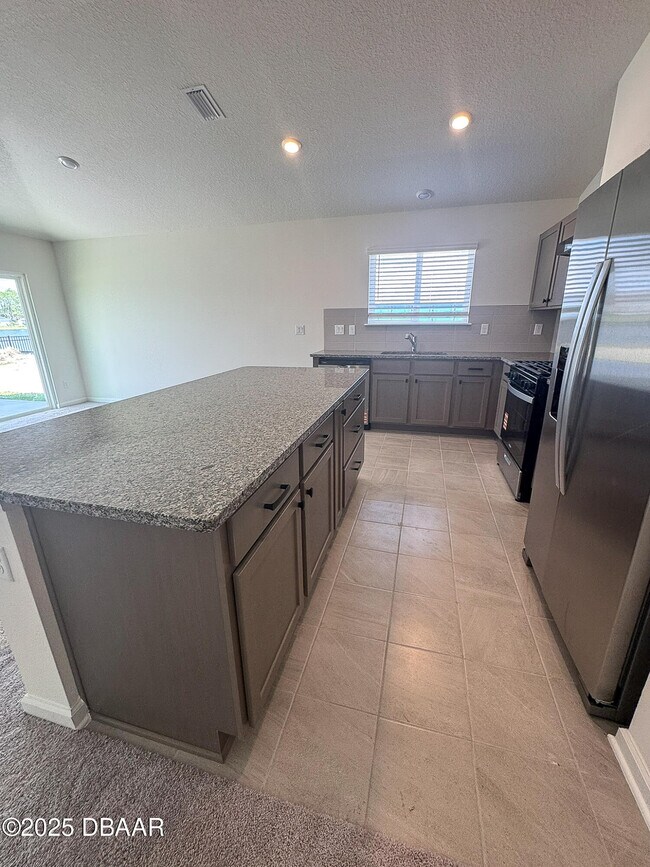 Building Photo - 55 Signet Cir