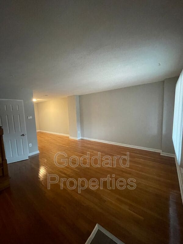 Building Photo - 2221 Southorn Rd