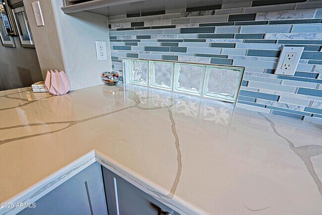 Building Photo - 6939 E Bramble Berry Ln