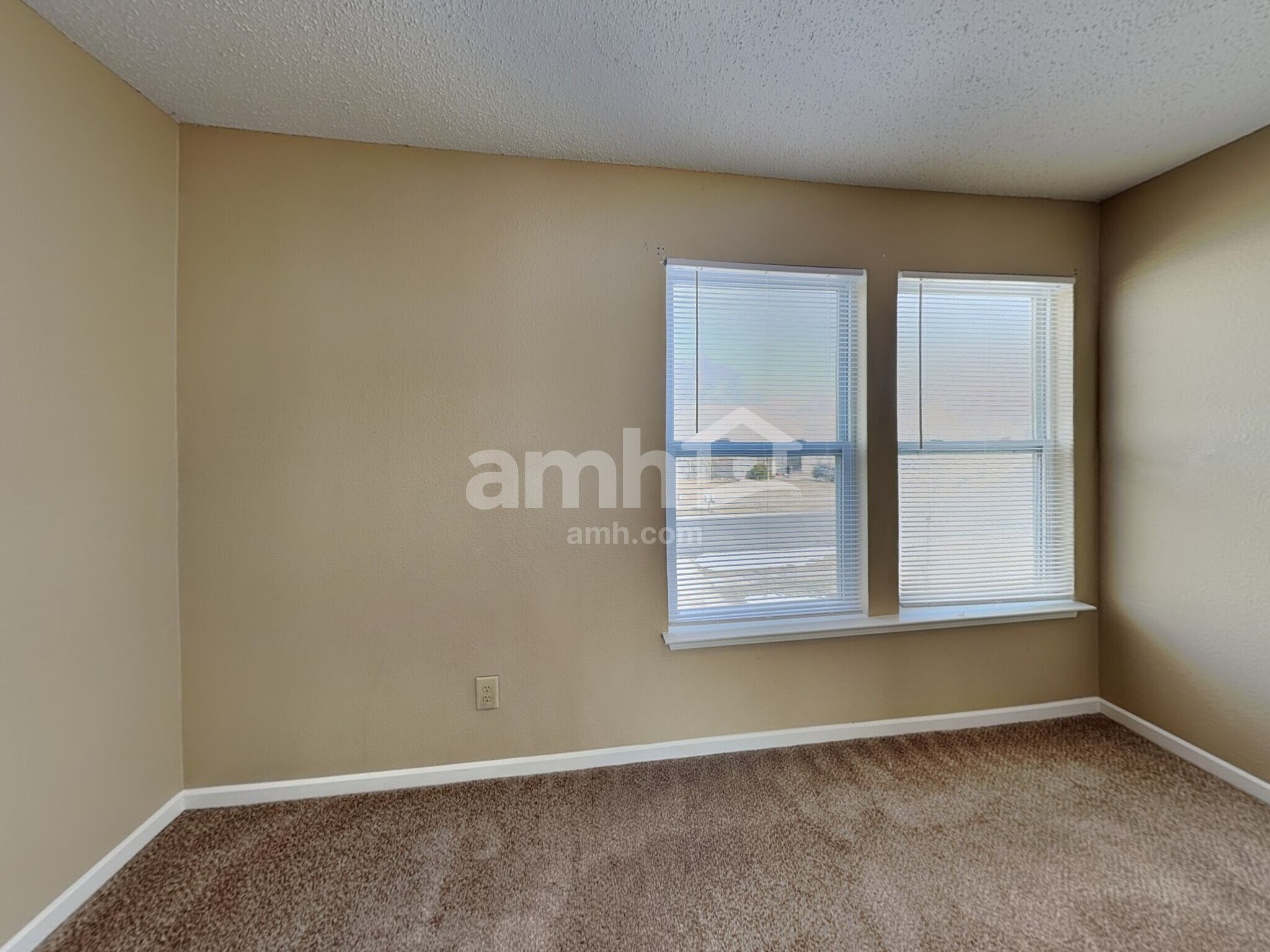 Building Photo - 6765 W Littleton Dr