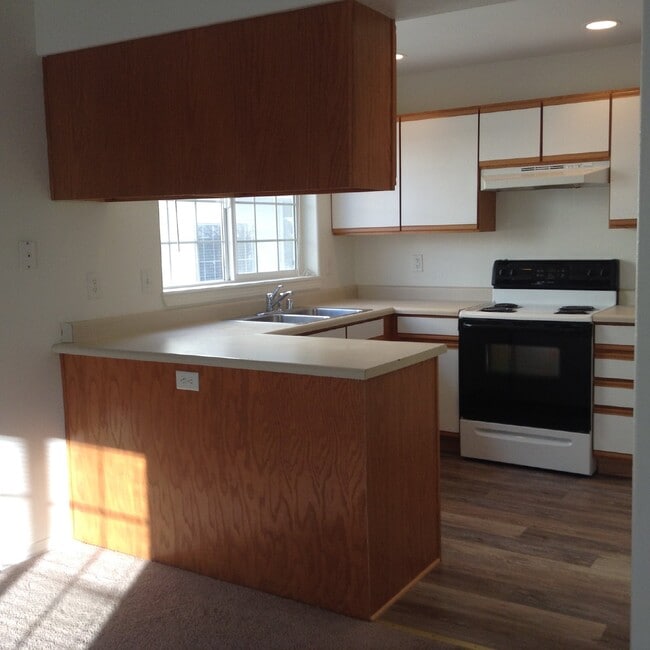 Building Photo - 2962 W Villard St
