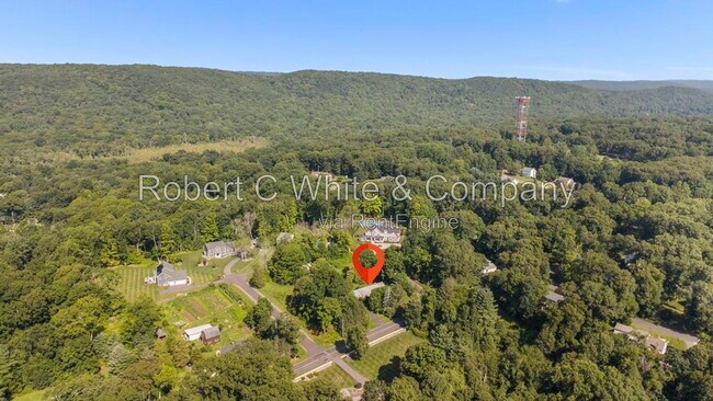Building Photo - 851 Ward Ln