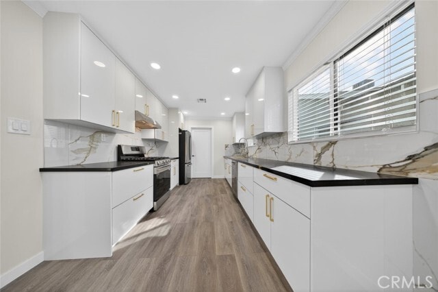 Building Photo - 15753 Cohasset St