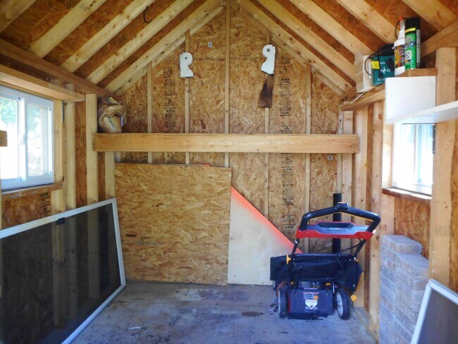 Building Photo - 608 Green St