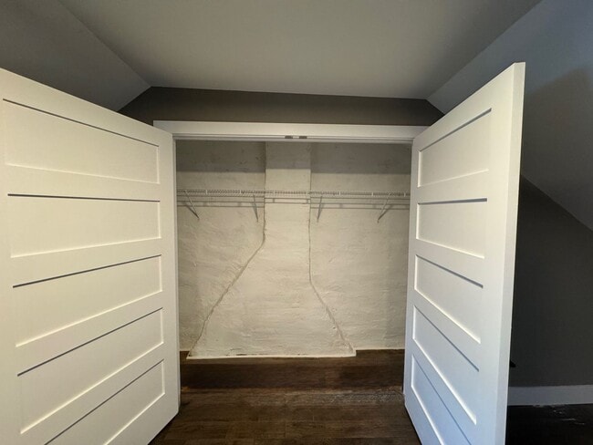 Building Photo - LARGE One Bedroom in Downtown Emmaus