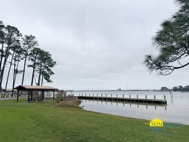 Building Photo - 3 Bedroom Home in sought-after Poquito Bayou with Boat Ramp Access!