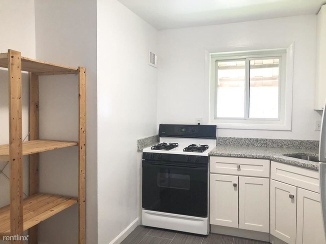 Building Photo - 3 br, 2 bath House - 1225 Queen St