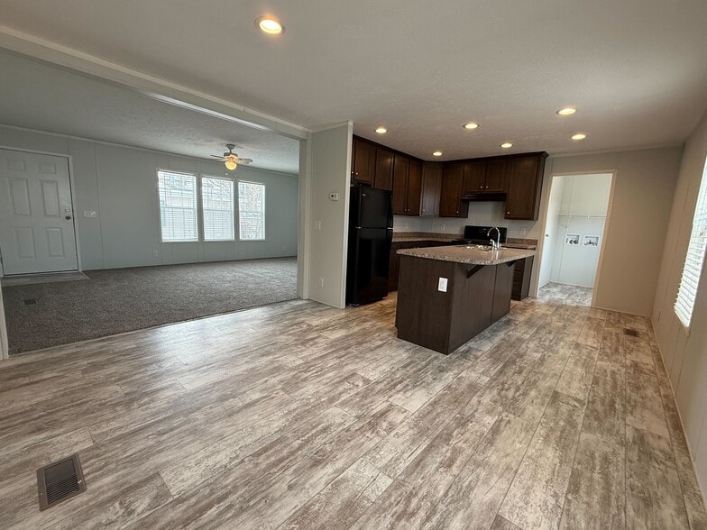 Building Photo - 12528 Apple Ln