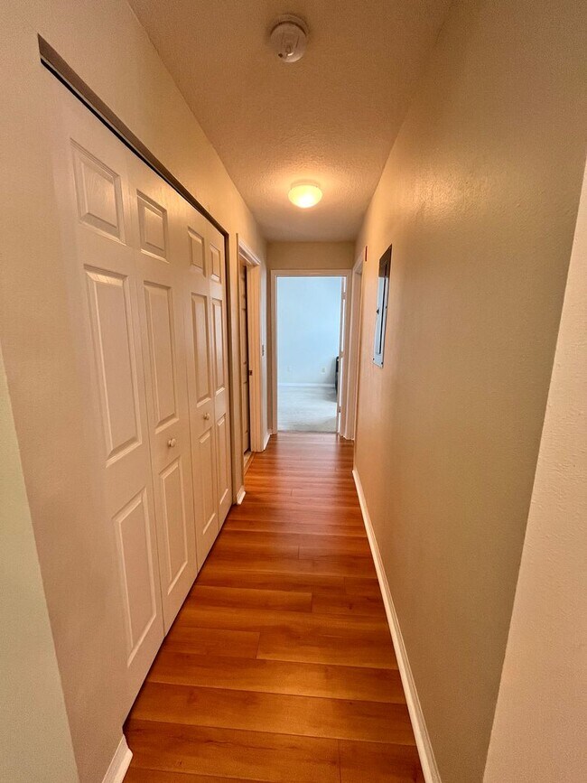 Building Photo - Exceptional Home Clean