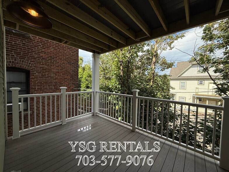 Building Photo - 14 Dorr St