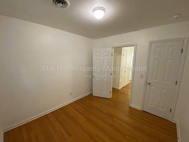 Building Photo - 431 Ridgemore St