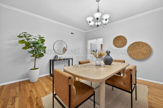 Building Photo - 5559 Pershing Ave