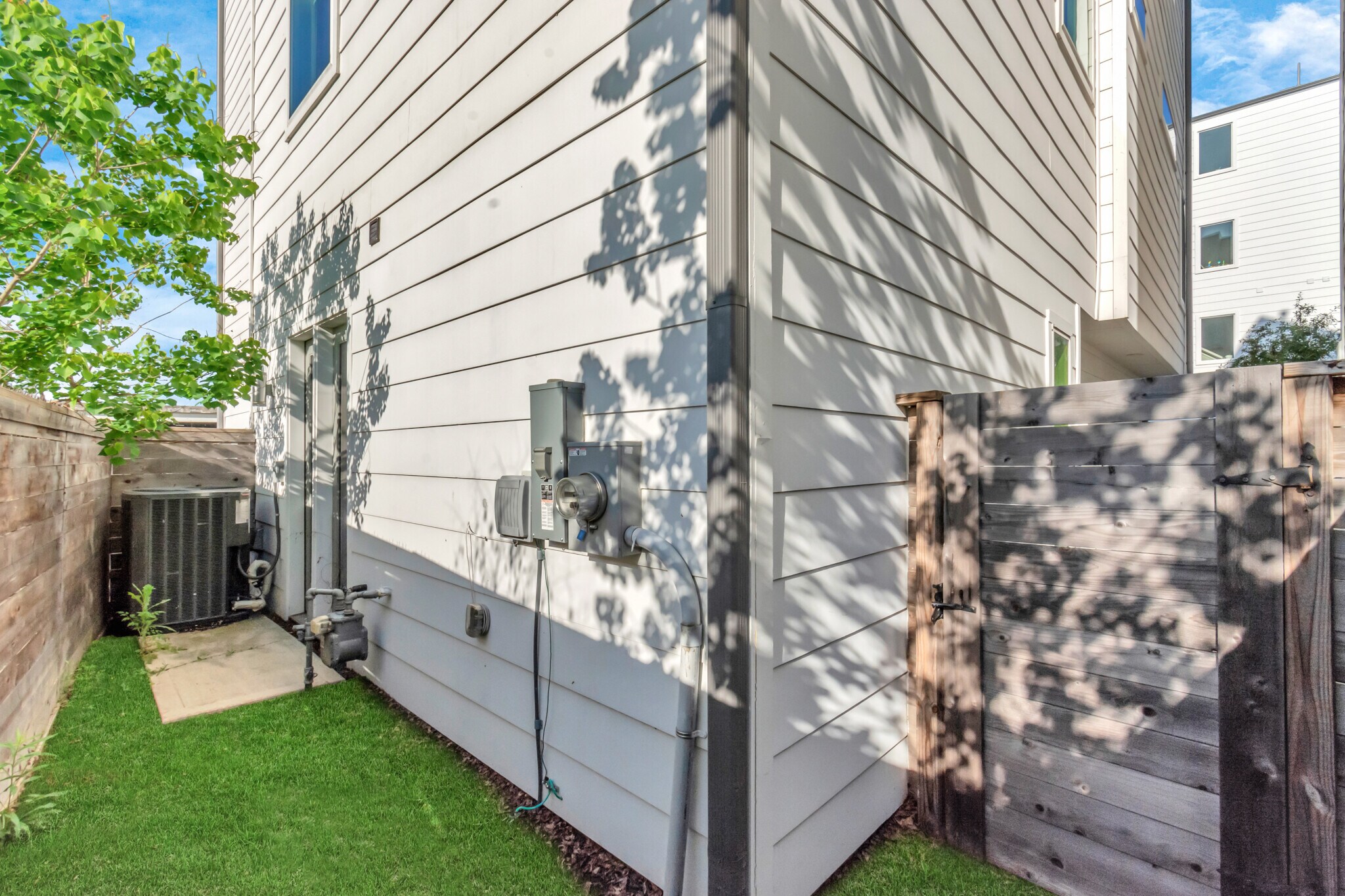 Gated Backyard with a Turf runway. Entry through Gate or from 1st Floor Bedroom - 1815 Elite Dr