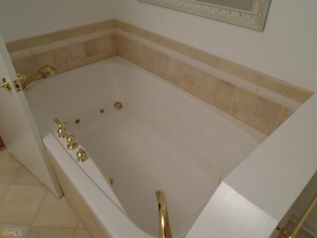 Building Photo - 1365 Scott Blvd