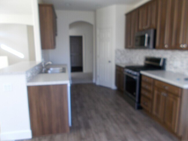 Building Photo - Single Story Wingfield Spring 3 BR, 2 Bath...