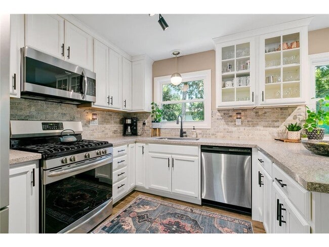 Building Photo - 1620 Winnetka Ave N