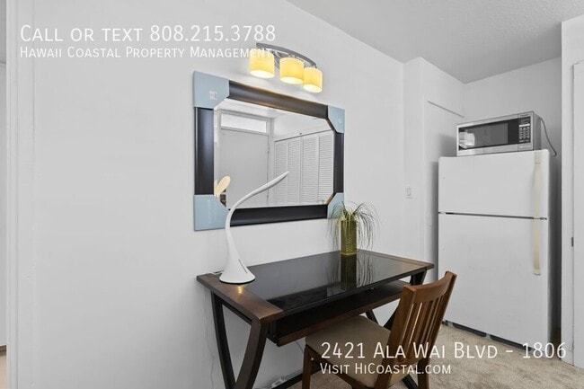 Building Photo - 2421 Ala Wai Blvd