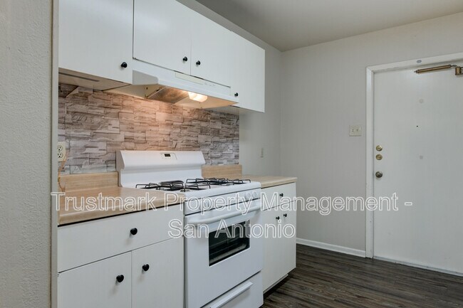 Building Photo - 847 Boulder Dr
