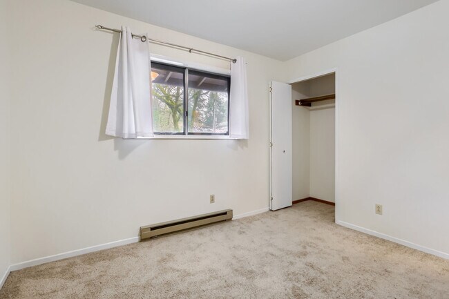 Building Photo - 5005 SW Mitchell St