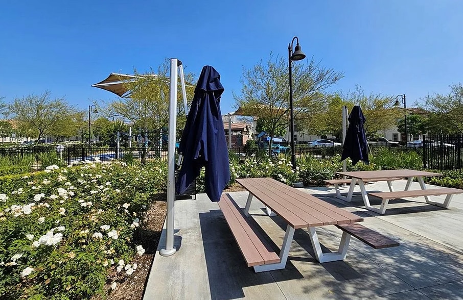 Building Photo - 12120 Blue Sky Ct