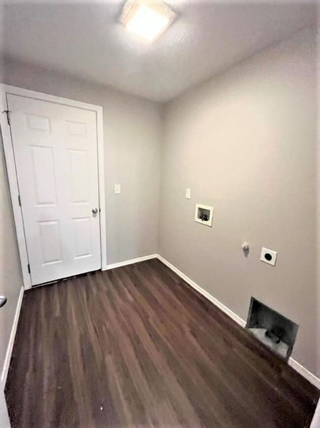 Building Photo - Beautiful 4BR/2BA Single-Level Home in Heart of McMinnville