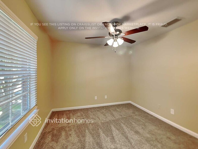 Building Photo - 23534 Tayman Park Dr