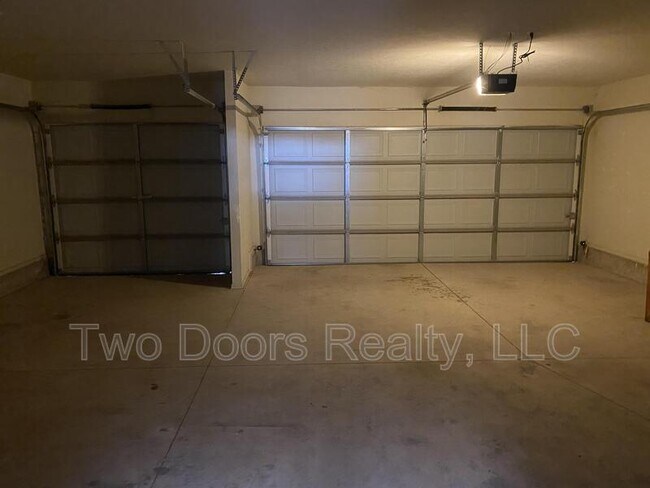 Building Photo - 617 Allison Ln