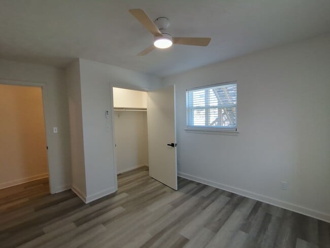 Building Photo - 2015 Duncan Ave