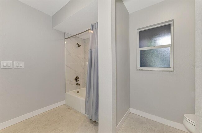 Building Photo - 1224 S View Dr