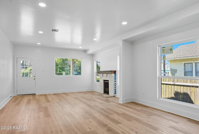 Building Photo - 514 Voorhies St