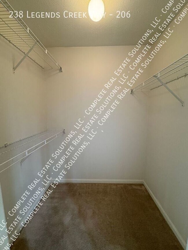 Building Photo - 238 Legends Creek Way