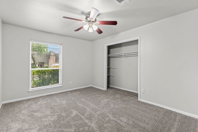 Building Photo - 27201 Paula Ln