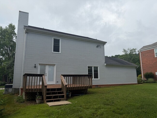 Building Photo - 7033 Northridge Dr