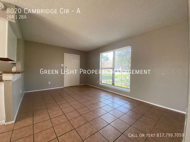 Building Photo - 8020 Cambridge Cir