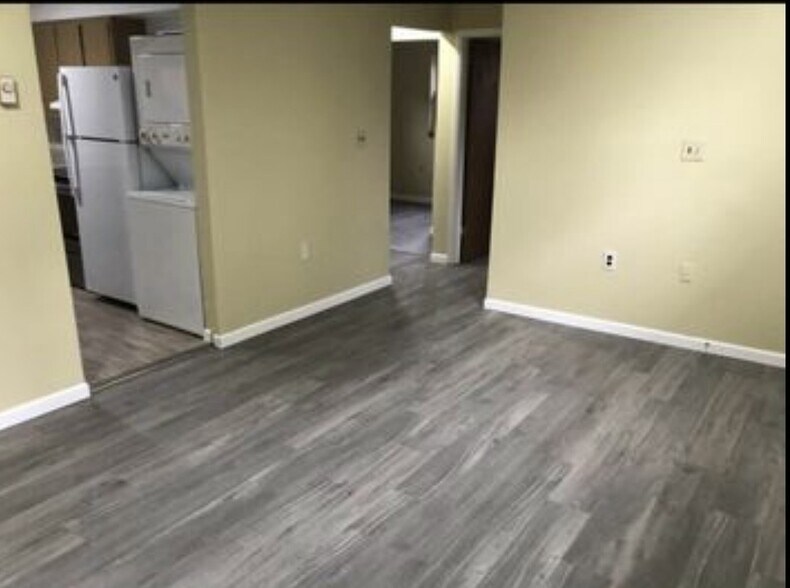 Building Photo - 598 Chestnut St