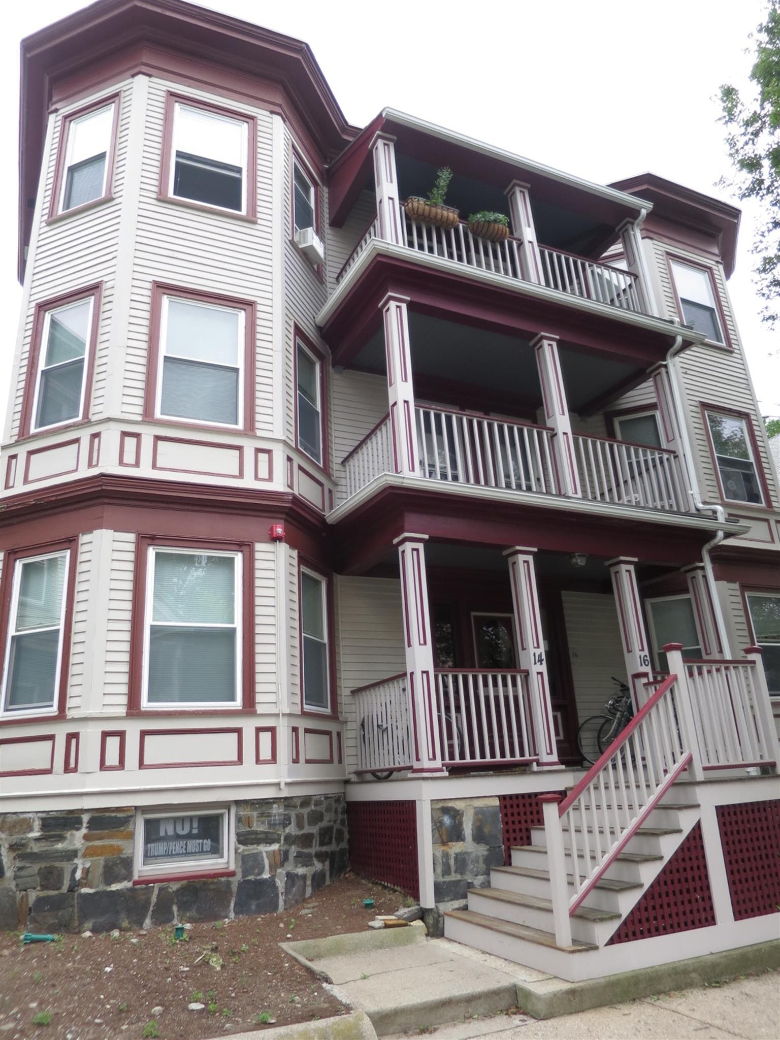 Building Photo - 14 Garrison Ave