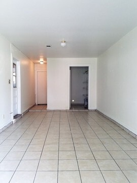 Building Photo - 6923 Cole Creek Dr