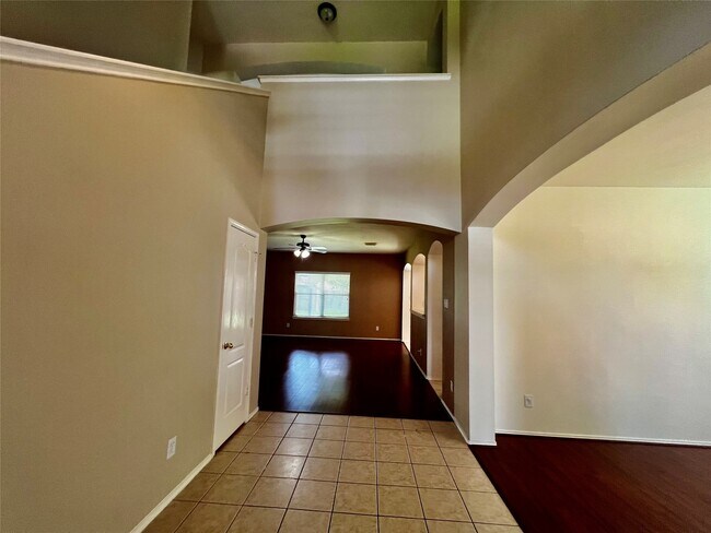 Building Photo - 6427 N Shore Bend