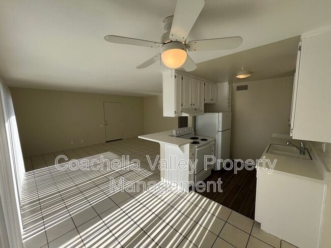 Building Photo - 550 El Cielo Rd