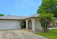 Building Photo - 6545 Waterford Cir