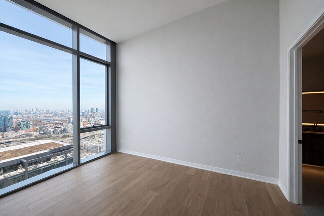 Building Photo - 1114 W Carroll Ave