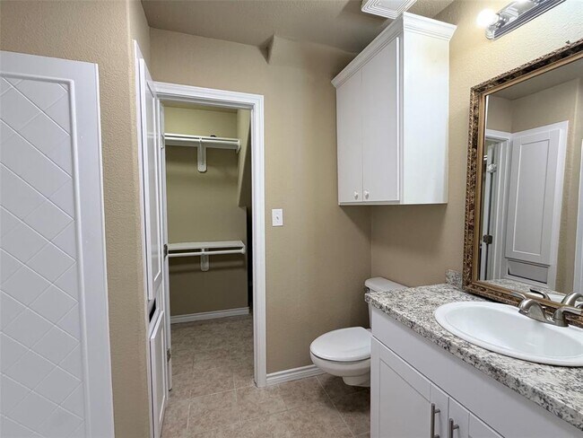 Building Photo - 236 Piney Ridge Dr