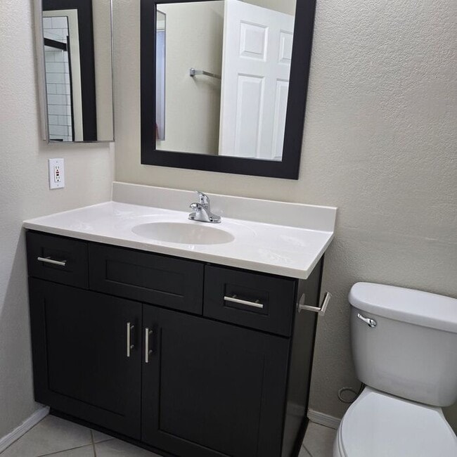 Building Photo - 2 Bedroom 2 Bath in Coyote Lakes