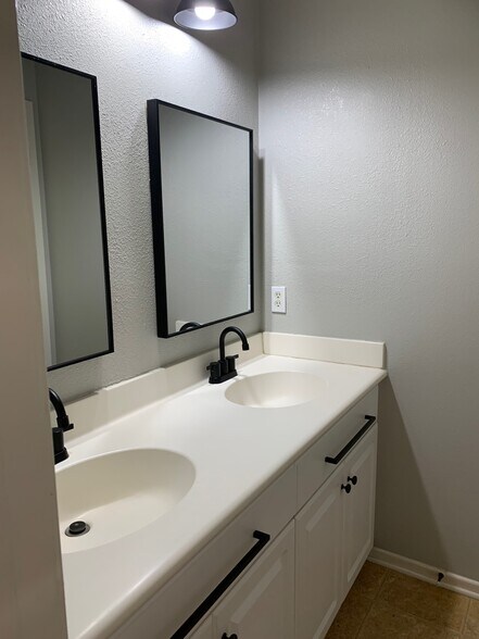 Building Photo - 1449 Lynden Trails Dr