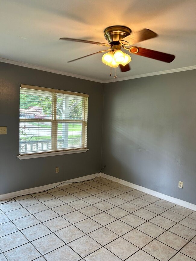 Building Photo - 7813 Woodfield Dr