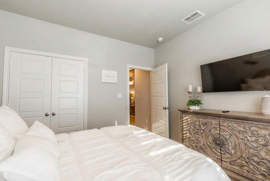 Building Photo - 7224 23rd St