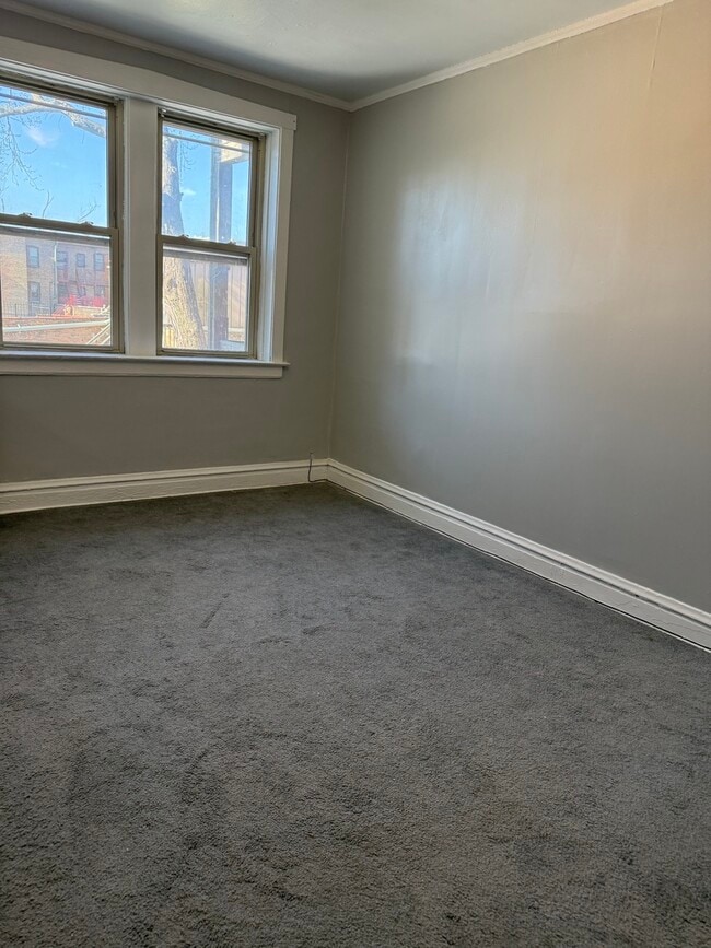 Building Photo - 2537 W 63rd St